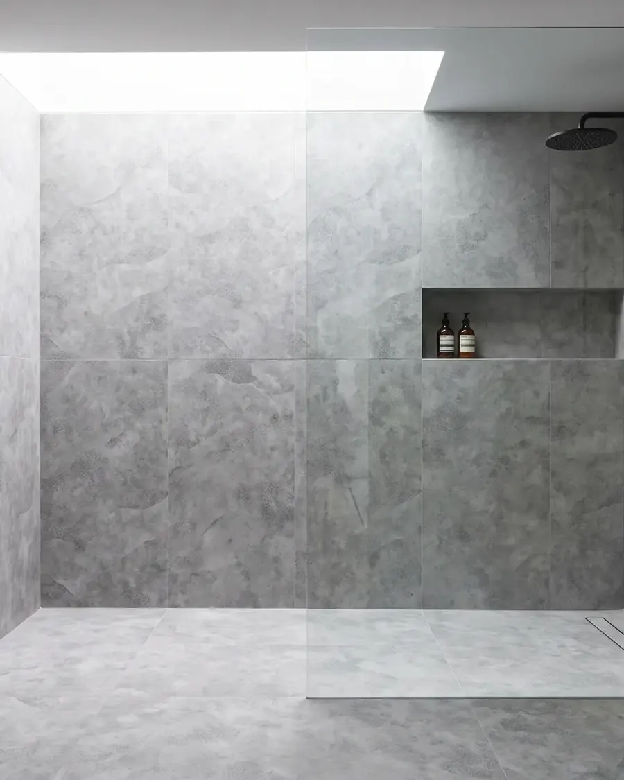 Dusche mit Beton Grau an Wand und Boden, schmal verfugt (Visualisierung)
